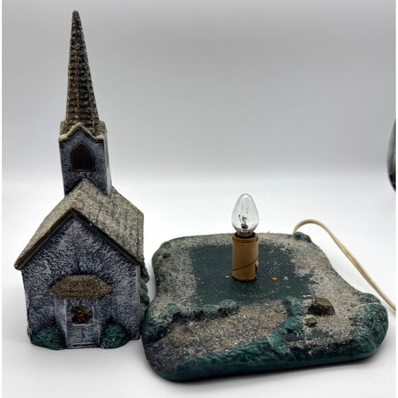 1984 Vintage Scioto 11” Hand Painted Ceramic Village Chapel w/ Illuminated Base - Picture 4 of 7